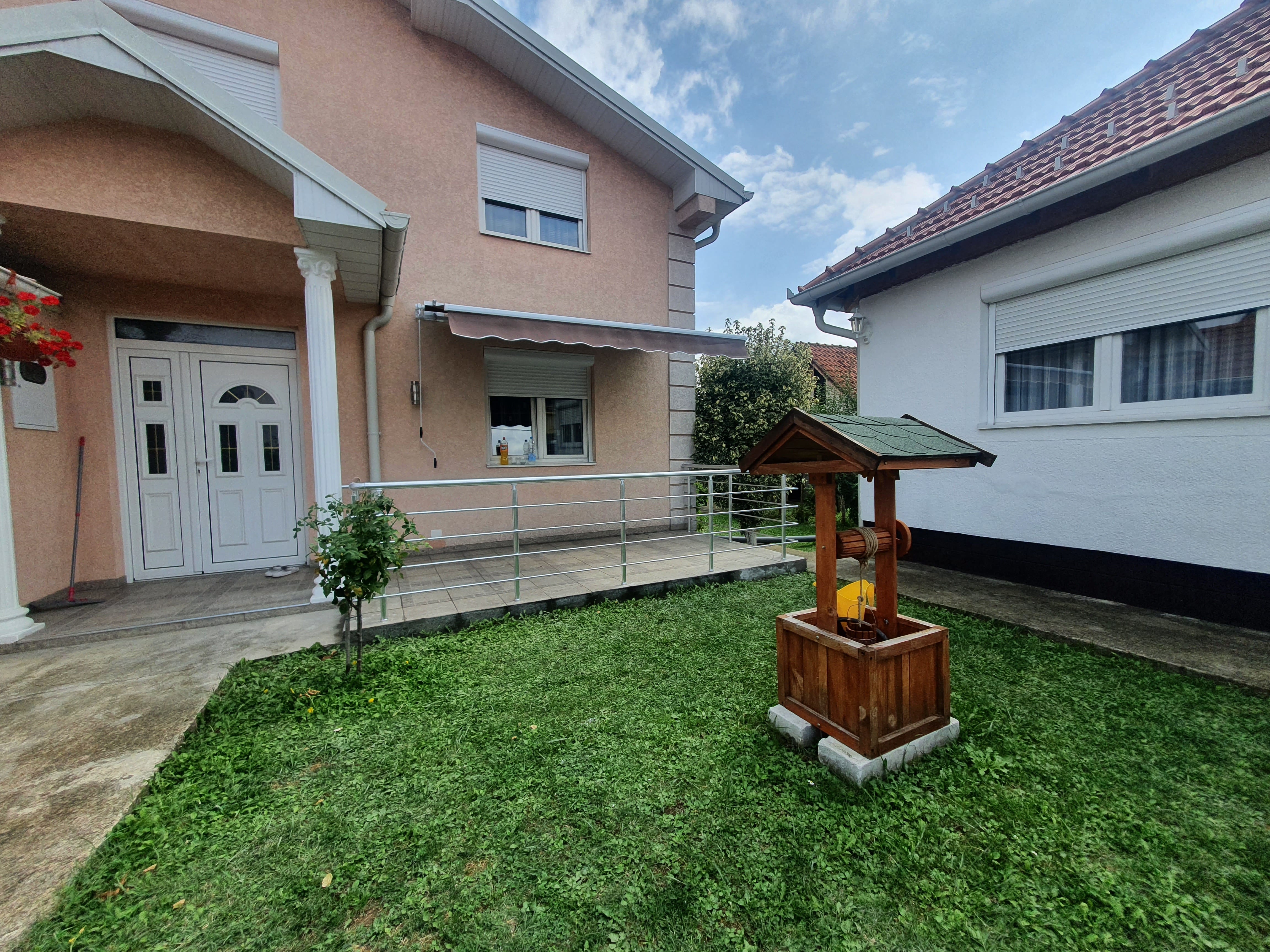 Other work made to measure — Alu kramil, Serbia (257)