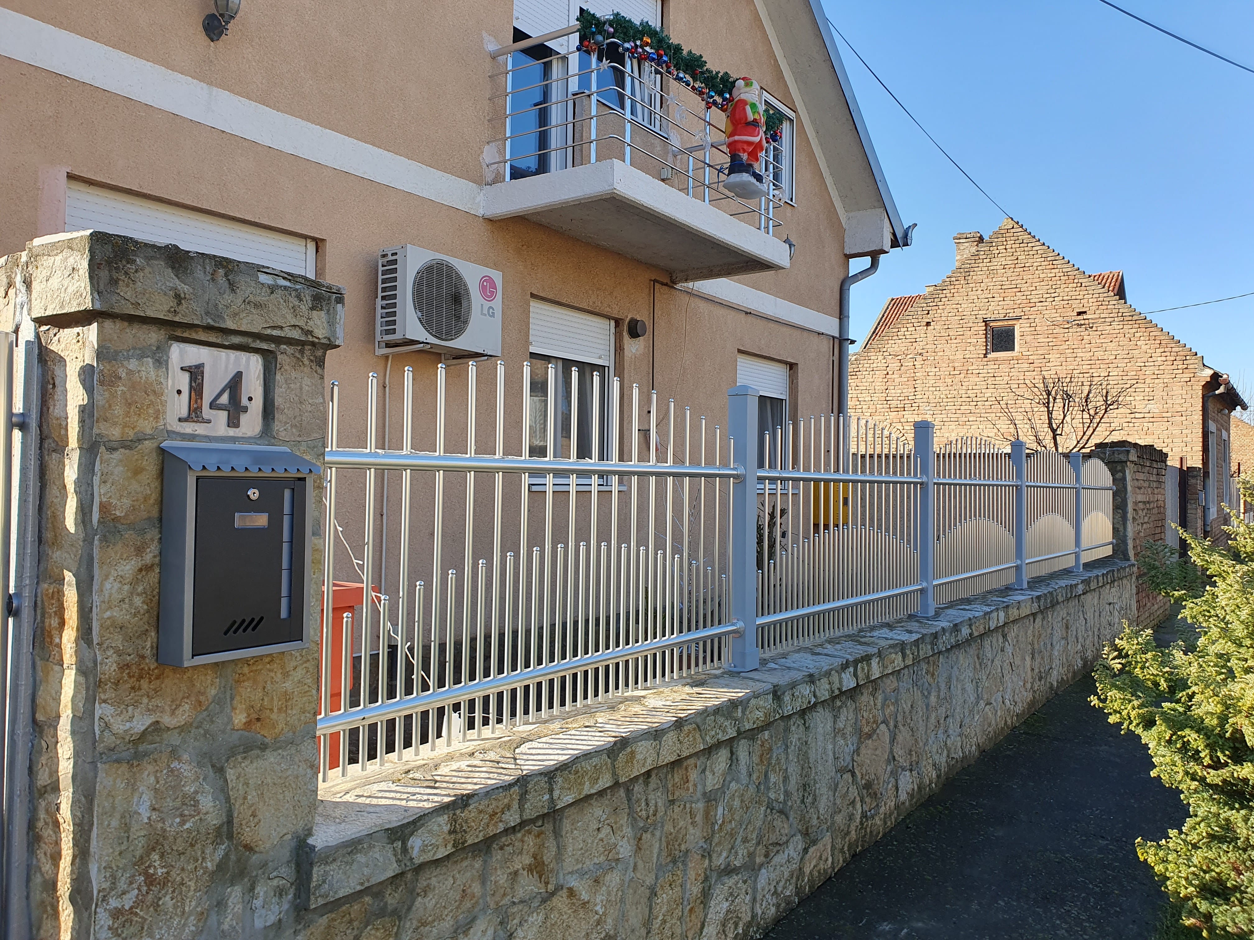 Other work made to measure — Alu kramil, Serbia (260)